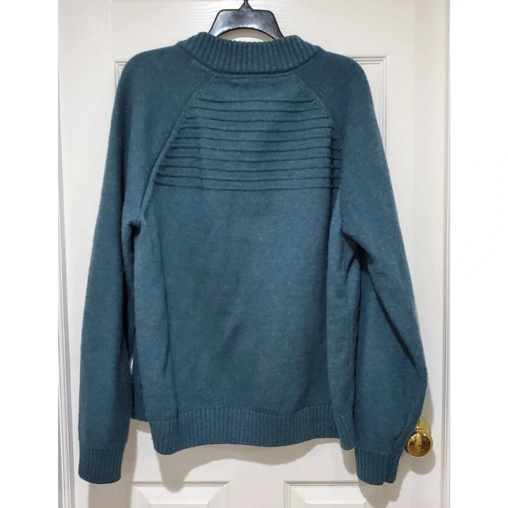Duluth Trading Co holes front